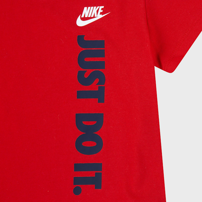 Nike Graphic Tee and Shorts Set rouge 46248 3