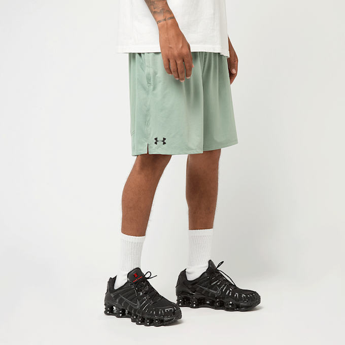 Under Armour Tech Vent 7in Shorts grün 46346 1