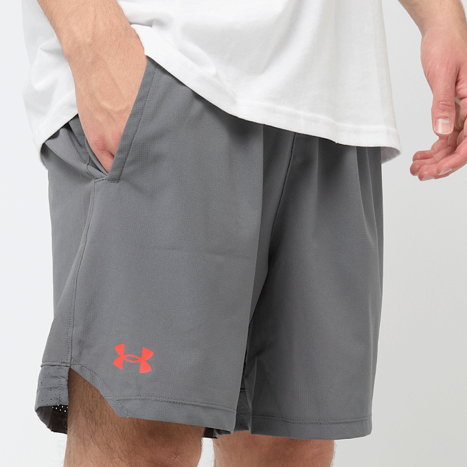 Under Armour 6" Vanish Woven Shorts grijs 46348 3