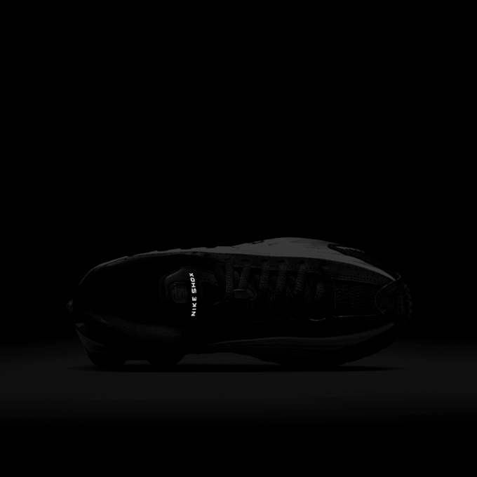 Nike Shox R4 (GS) schwarz 46481 9