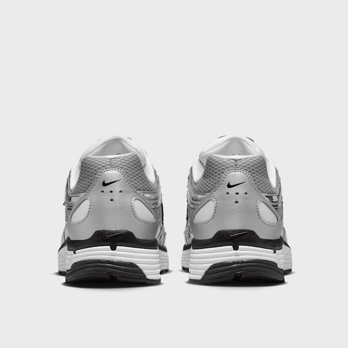 Nike WMNS P-6000 argento 46490 5
