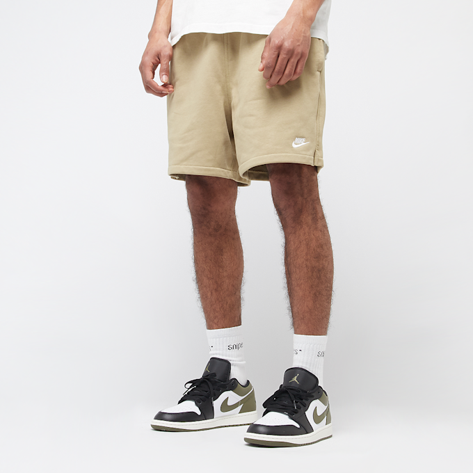 Nike   Club Flow French-Terry Shorts beige 46596 1