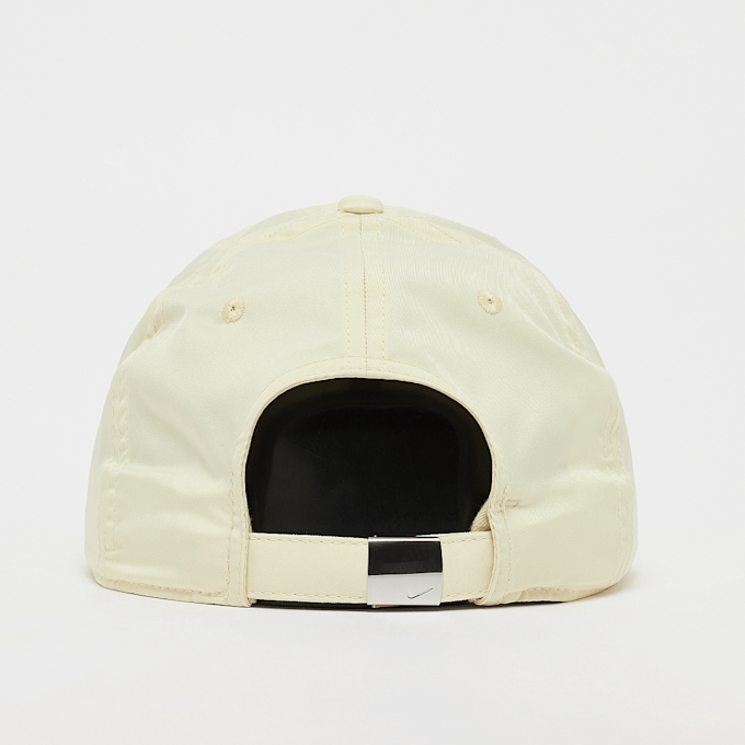 Nike Dri-Fit Club Unstructured Metal-Swoosh-Cap bege 46667 2