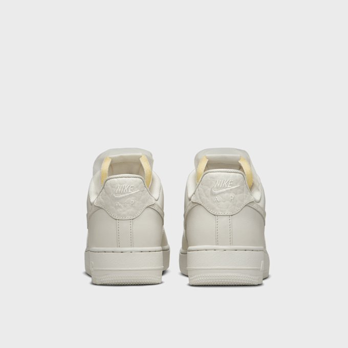Nike WMNS Air Force 1 Low Premium marrón 46687 5