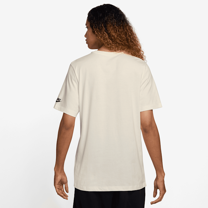 Nike Sportswear Tee 6MO Futura SP25 beige 46699 2