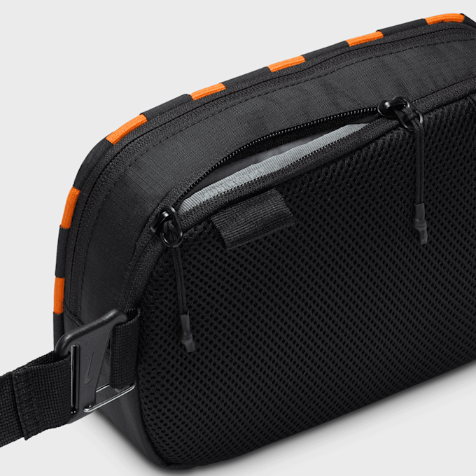 Nike Hayward Patrol Crossbody crna 46702 7