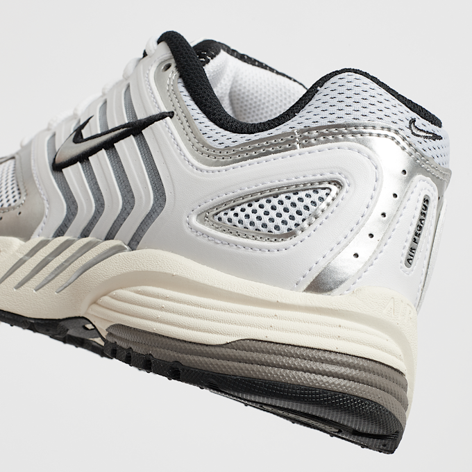 Nike WMNS Air Pegasus 2005 blanco 46742 7