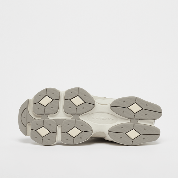 New Balance 9060 brązowy 47532 4