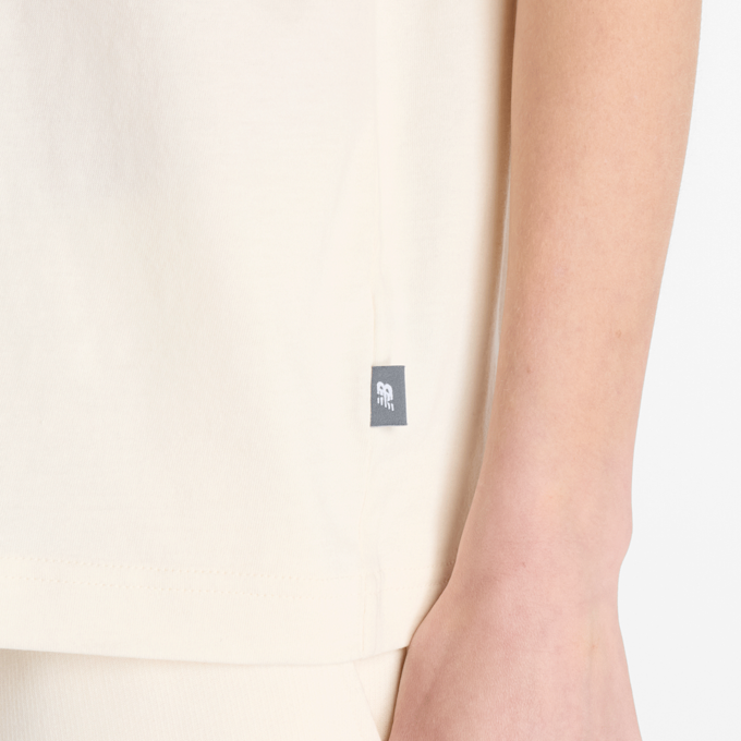 New Balance Linear Heritage Oversized T-Shirt beż 47715 4