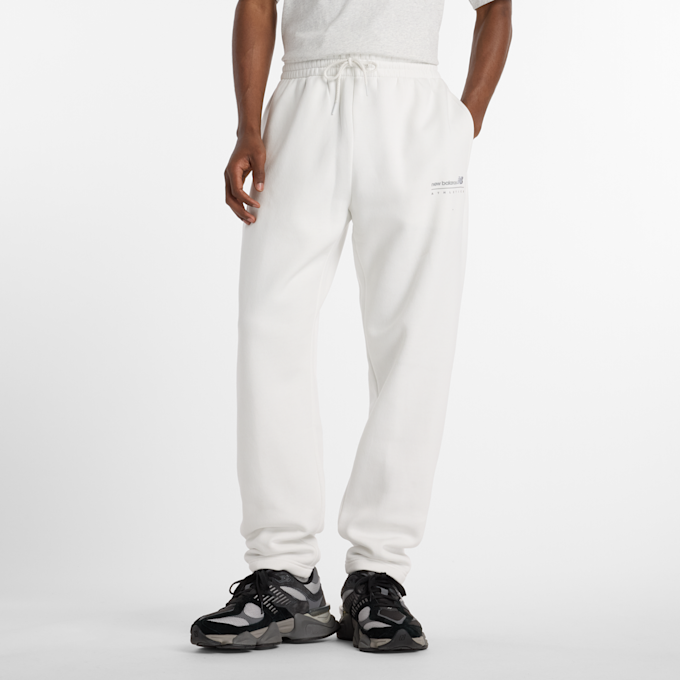 New Balance Linear Graphic Fleece Pants biały 47805 1