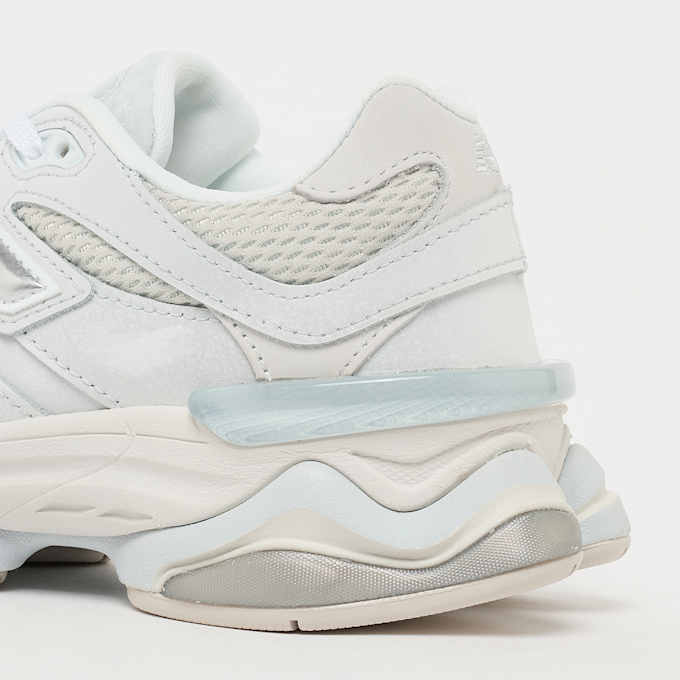 New Balance 9060 grijs 47980 7