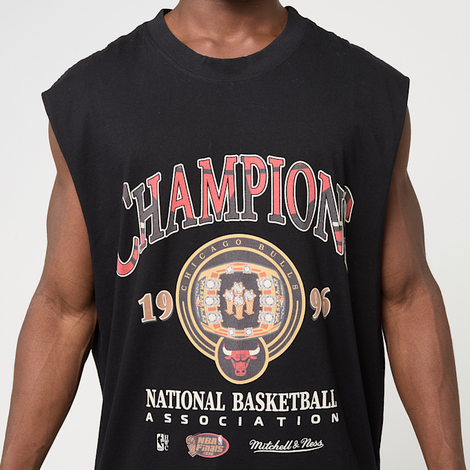 Mitchell & Ness NBA CHICAGO BULLS 96 CHAMPION RINGS SLEEVELESS TSHIRT black morado 48162 3