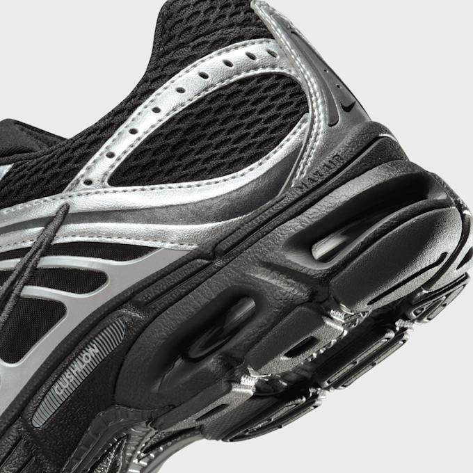 Nike WMNS Air Max Moto 2K noir 48301 8