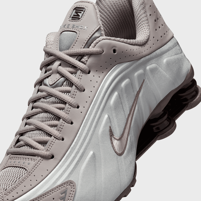 Nike Shox R4 szary 48555 7