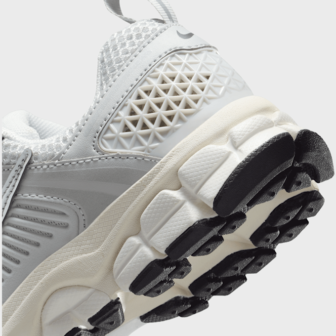 Nike Vomero 5 photon dust/chrome/gridiron/sail gris 48457 8