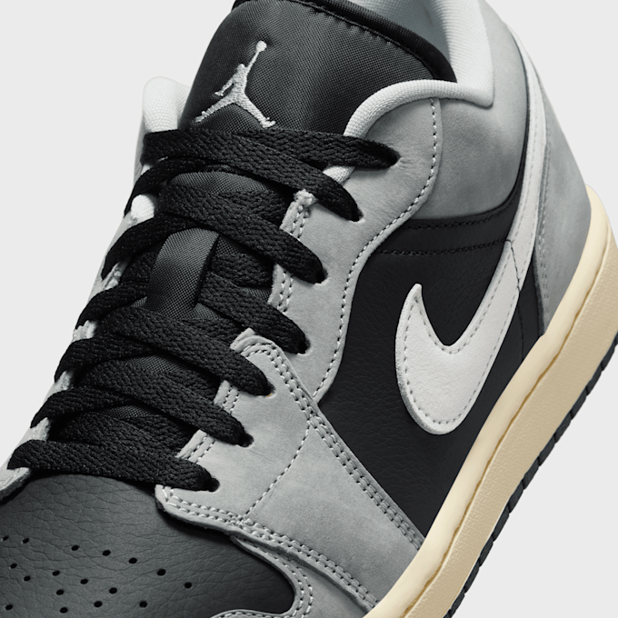 Jordan Air Jordan 1 Low SE grau 48618 7