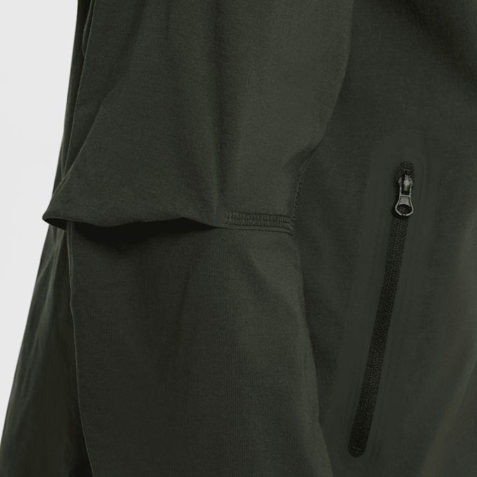 Nike Sportsweat Tech Woven Full Zip Jacket vert 48742 6