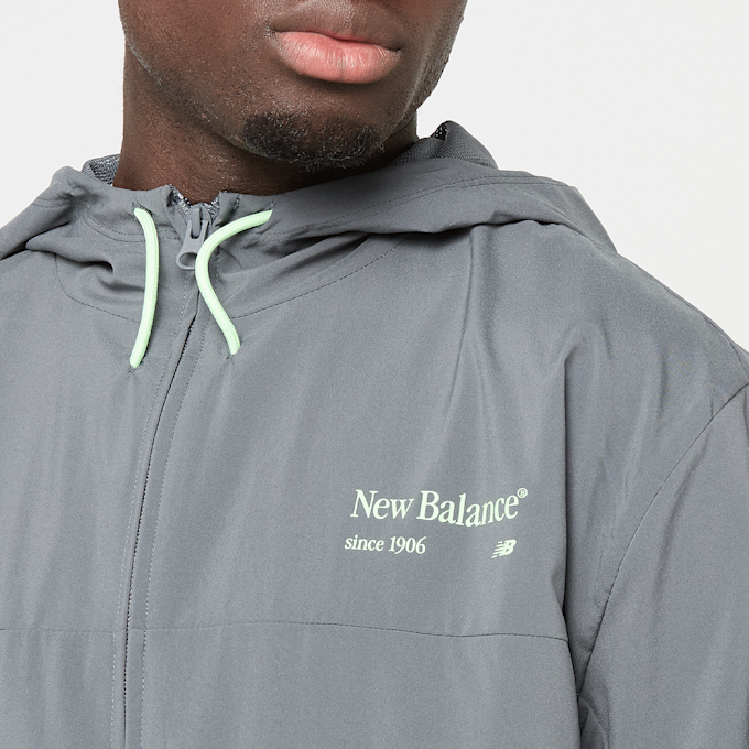 New Balance Reimagined Woven Graphic Jacket gris 49874 3