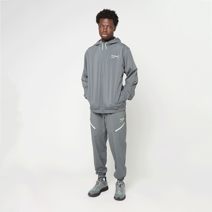 New Balance Reimagined Woven Graphic Jacket siva 49874 5