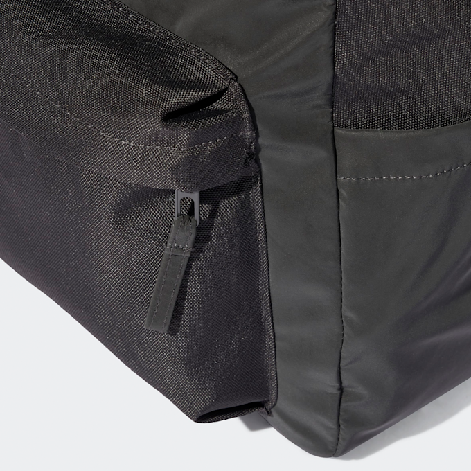 adidas Originals Essential Reflective Backpack negro 90737 5