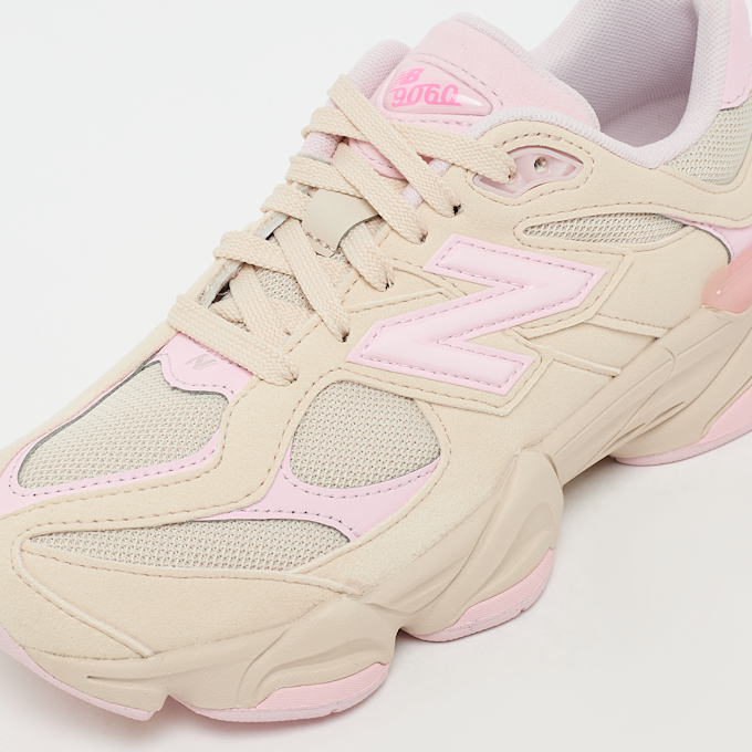 New Balance 9060 beige 84673 6