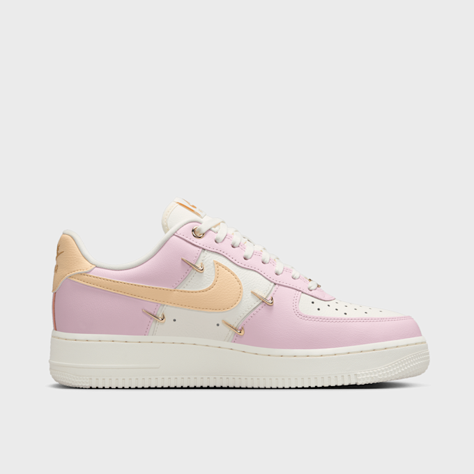 Nike WMNS Air Force 1 '07 LX różowy 93090 2