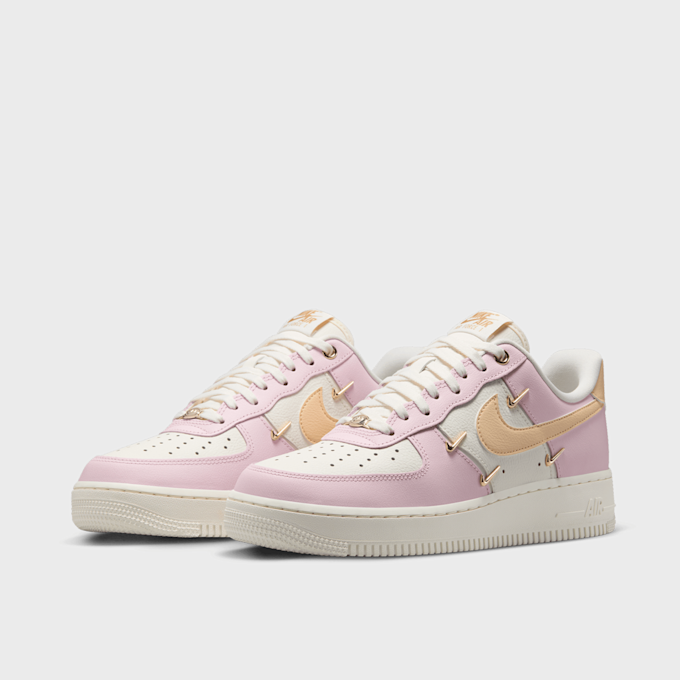Nike WMNS Air Force 1 '07 LX różowy 93090 4