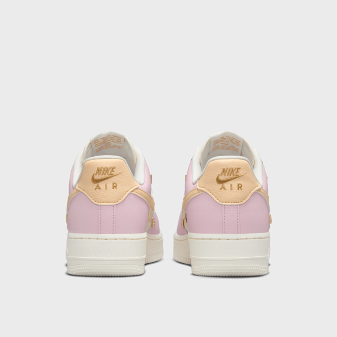 Nike WMNS Air Force 1 '07 LX rosa 93090 5