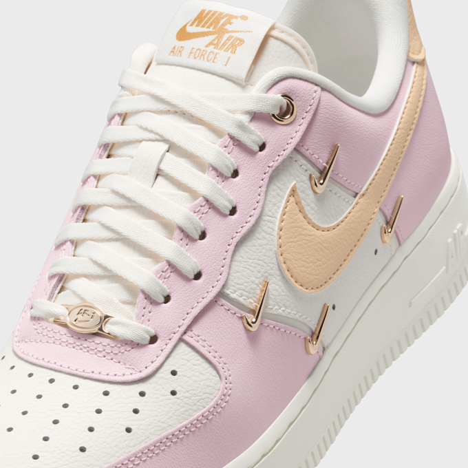 Nike WMNS Air Force 1 '07 LX różowy 93090 7