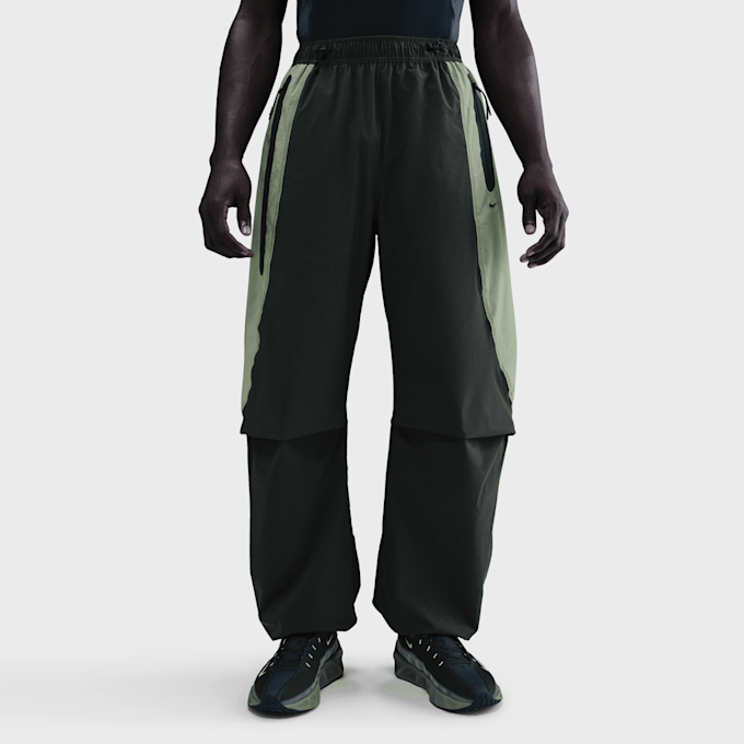 Nike Tech Dri-FIT Woven Color-Block Oversized Pants zwart 96208 1
