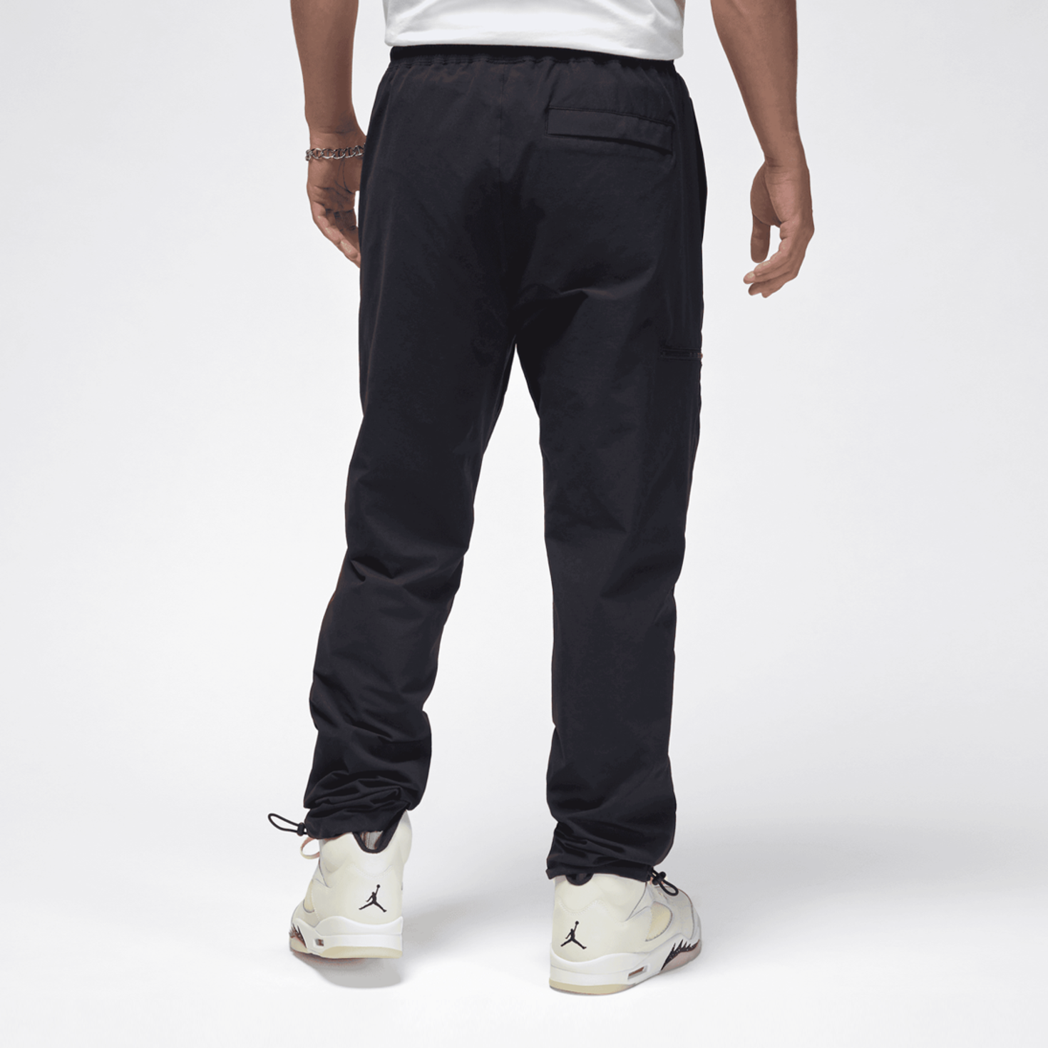 Jordan Essentials Woven Pants czarny (HQ1891-010)