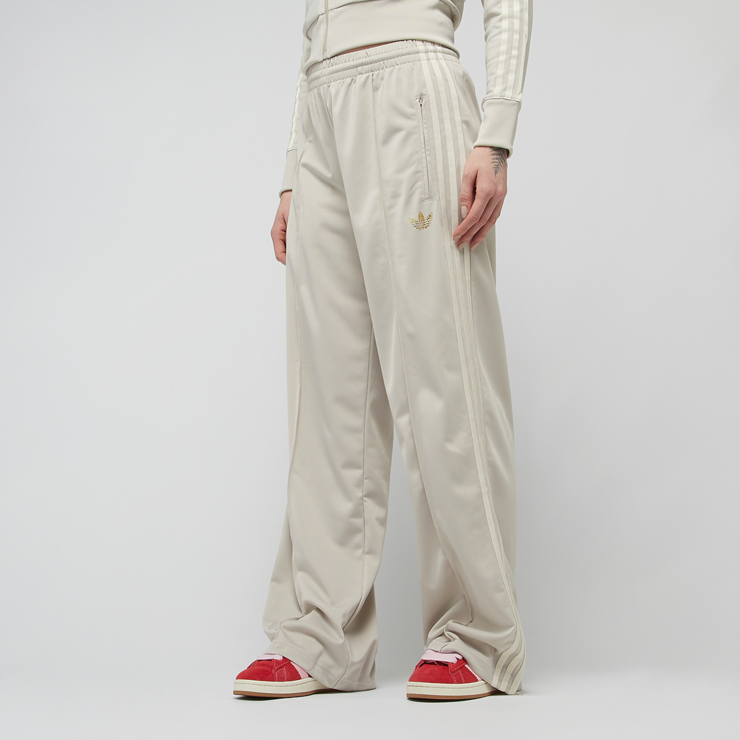 Kup adidas Originals Firebird Loose Track Pants bež | SNIPES