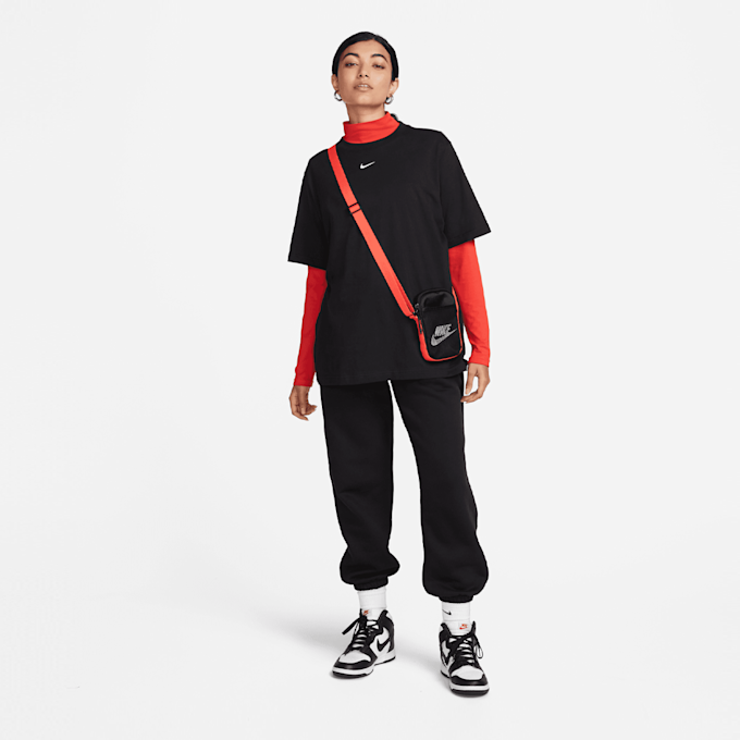 Nike   Sportswear Essential Tee LBR zwart 28590 4