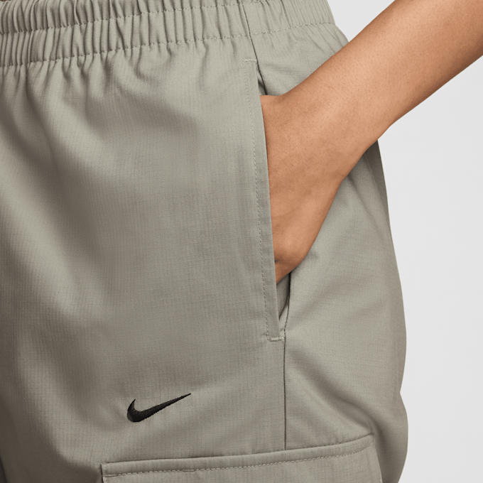 Nike   Sportswear Essential Woven Mid-Rise Standard Cargo Pants beige 29578 4