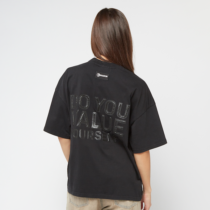 Mister Tee Herren T-Shirt „Yu-Gi-Oh Duell“ – Oversize-Schnitt, Schwarz, Mit Auffälligem Frontprint, Aus Baumwolle