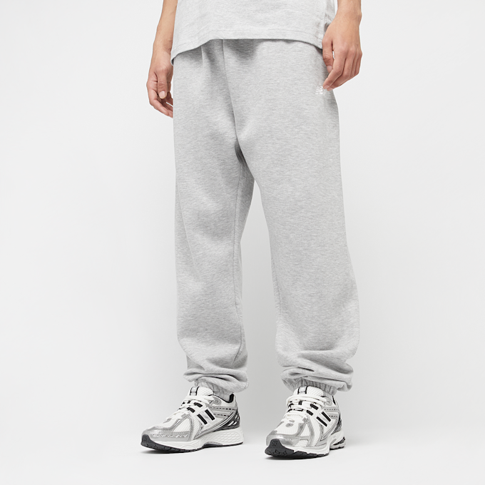 New Balance Sport Essentials Fleece Jogger grijs 42319 1