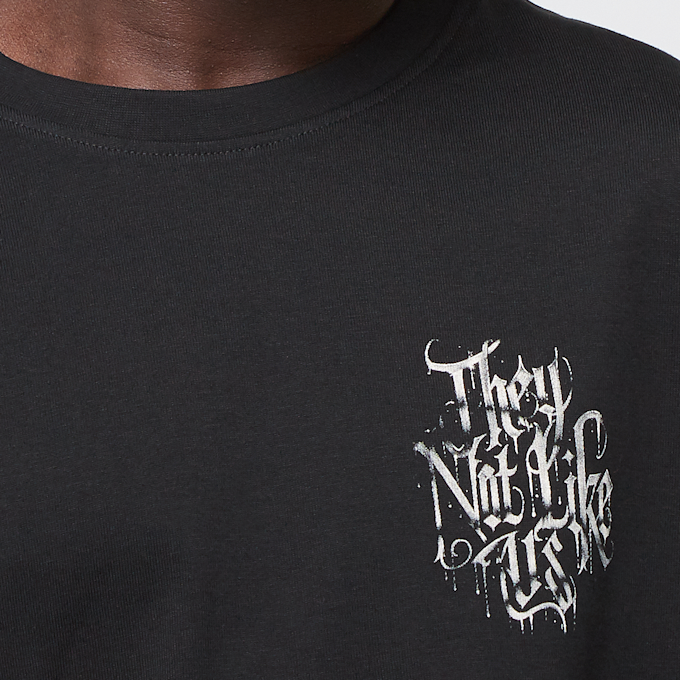 Upscale by Mister Tee Not Like Us Oversize Tee zwart 47288 3
