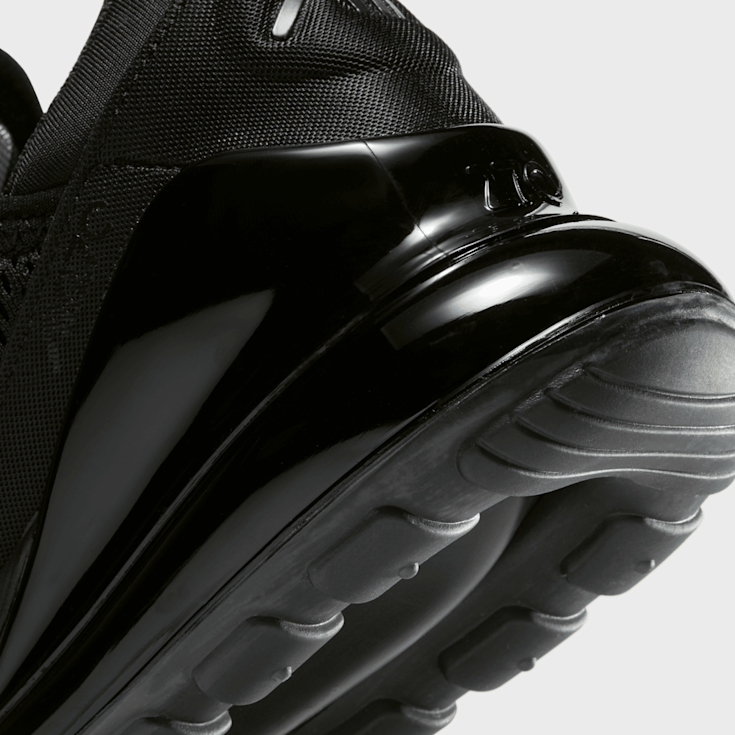 Acquista Nike Air Max 270 nero SNIPES