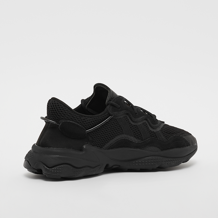 Compra adidas Originals OZWEEGO J Sneaker negro SNIPES
