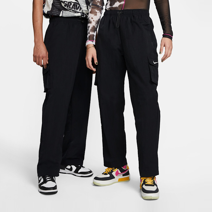 Sportswear Essential High Rise Woven Cargo Pants