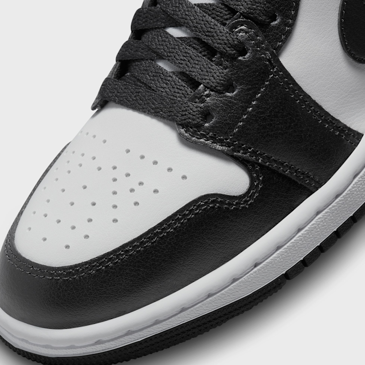 Nike air jordan 1 mid snipes top