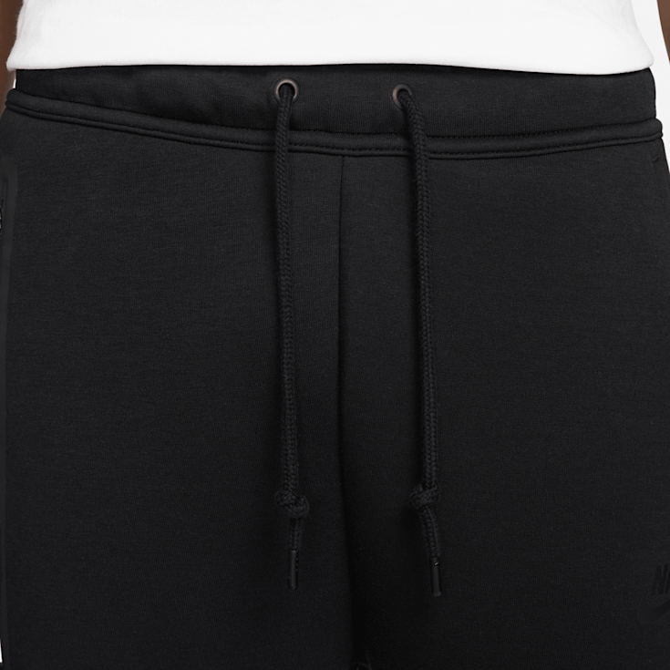 Black nike slim fit joggers discount