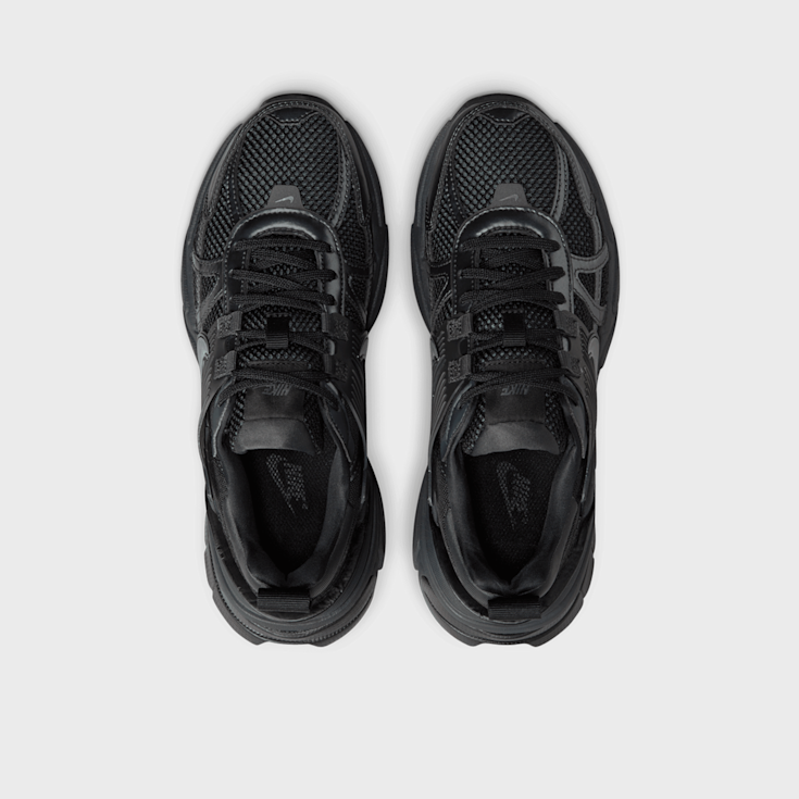 Black running nikes online