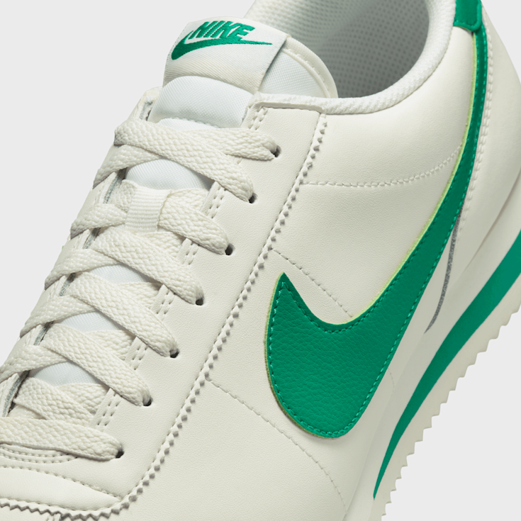 White green nike cortez cheap