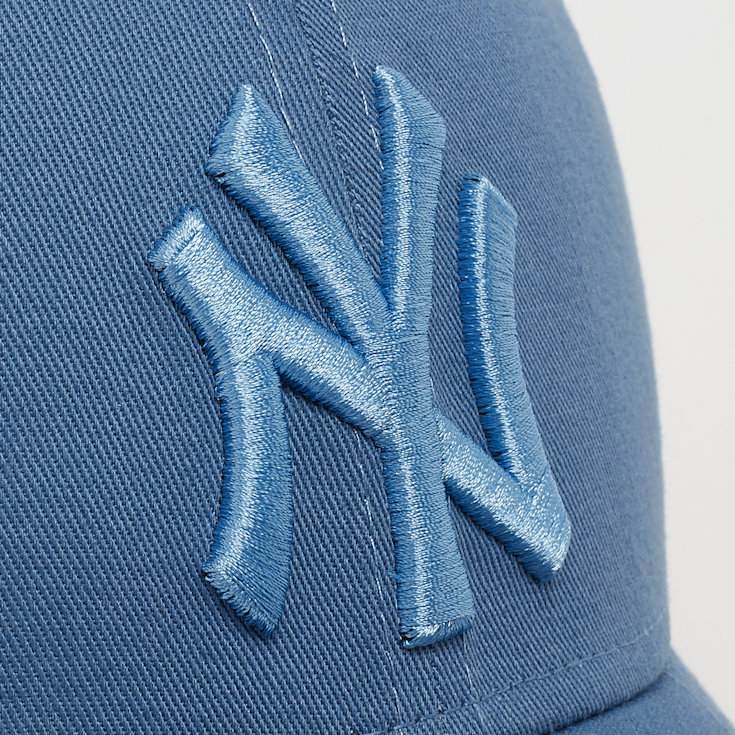 Yankees on field cap on sale