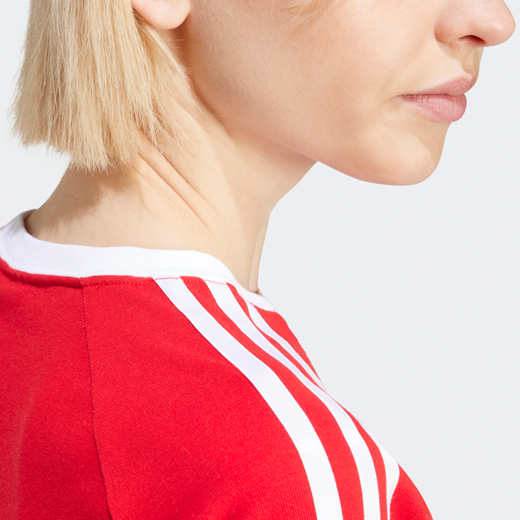 Shop adidas Originals 3 Stripes Baby Tee rood SNIPES