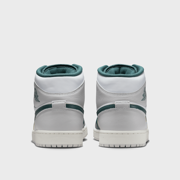 Snipes air jordan 1 mid deals