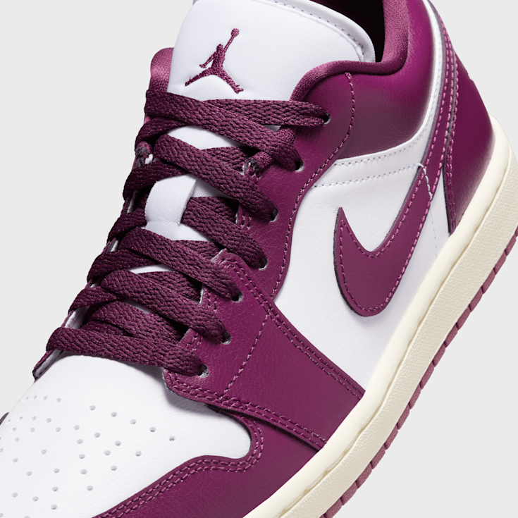 Snipes jordan 1 satin sale