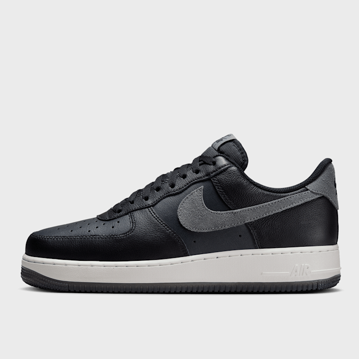 Black low air force ones store