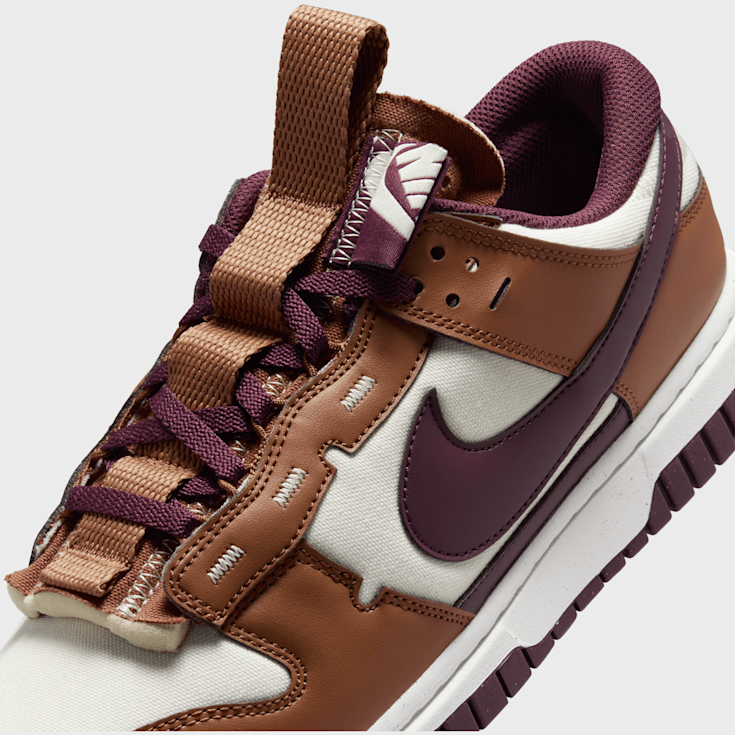 Nike dunk marrone best sale